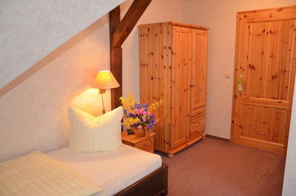 Hotel Zur Hallenburg Kurort Steinbach-Hallenberg Екстер'єр фото
