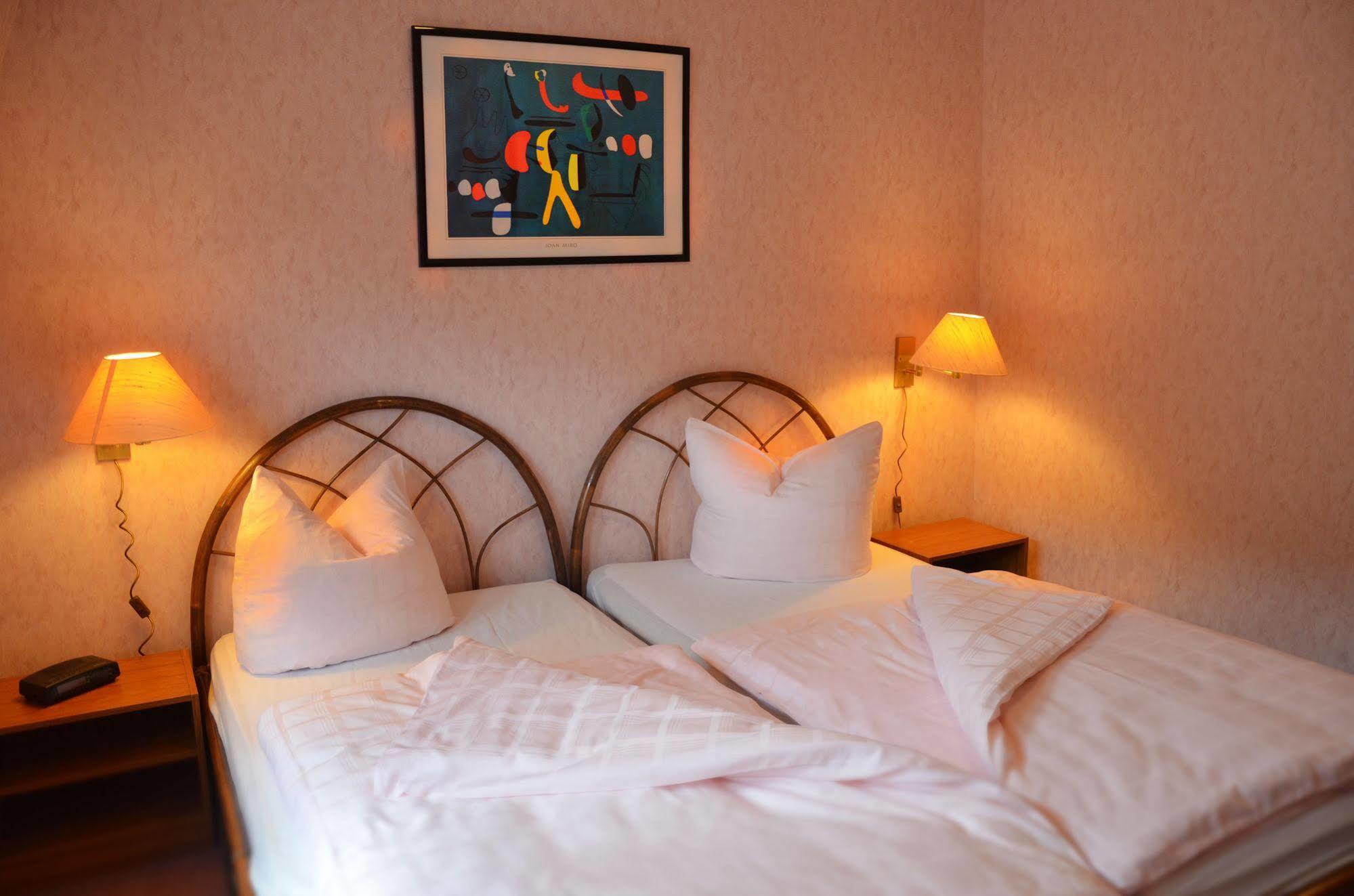 Hotel Zur Hallenburg Kurort Steinbach-Hallenberg Екстер'єр фото